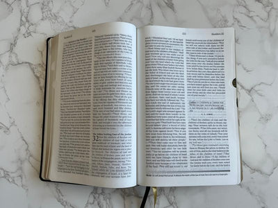 NKJV World Evidence Study Bible, Black Leather Luxury and Presentational Box