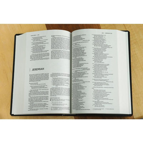 NIV, Gift and Award Bible, Leather-Look, Red Letter Edition, Comfort Print
