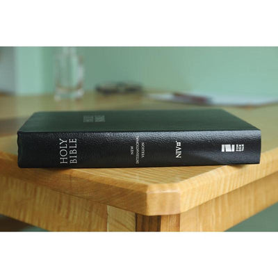 NIV, Gift and Award Bible, Leather-Look, Red Letter Edition, Comfort Print