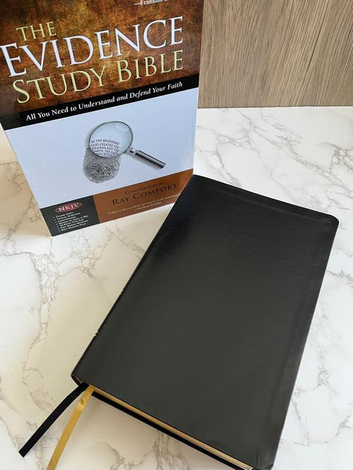 NKJV World Evidence Study Bible, Black Leather Luxury and Presentational Box
